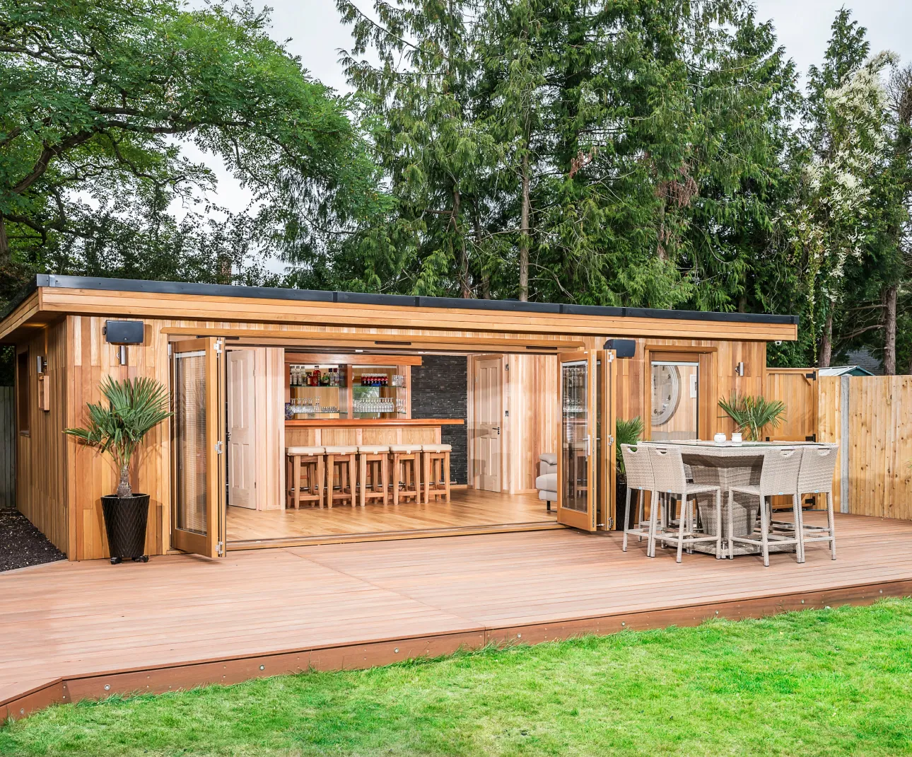 Garden Bar Rooms