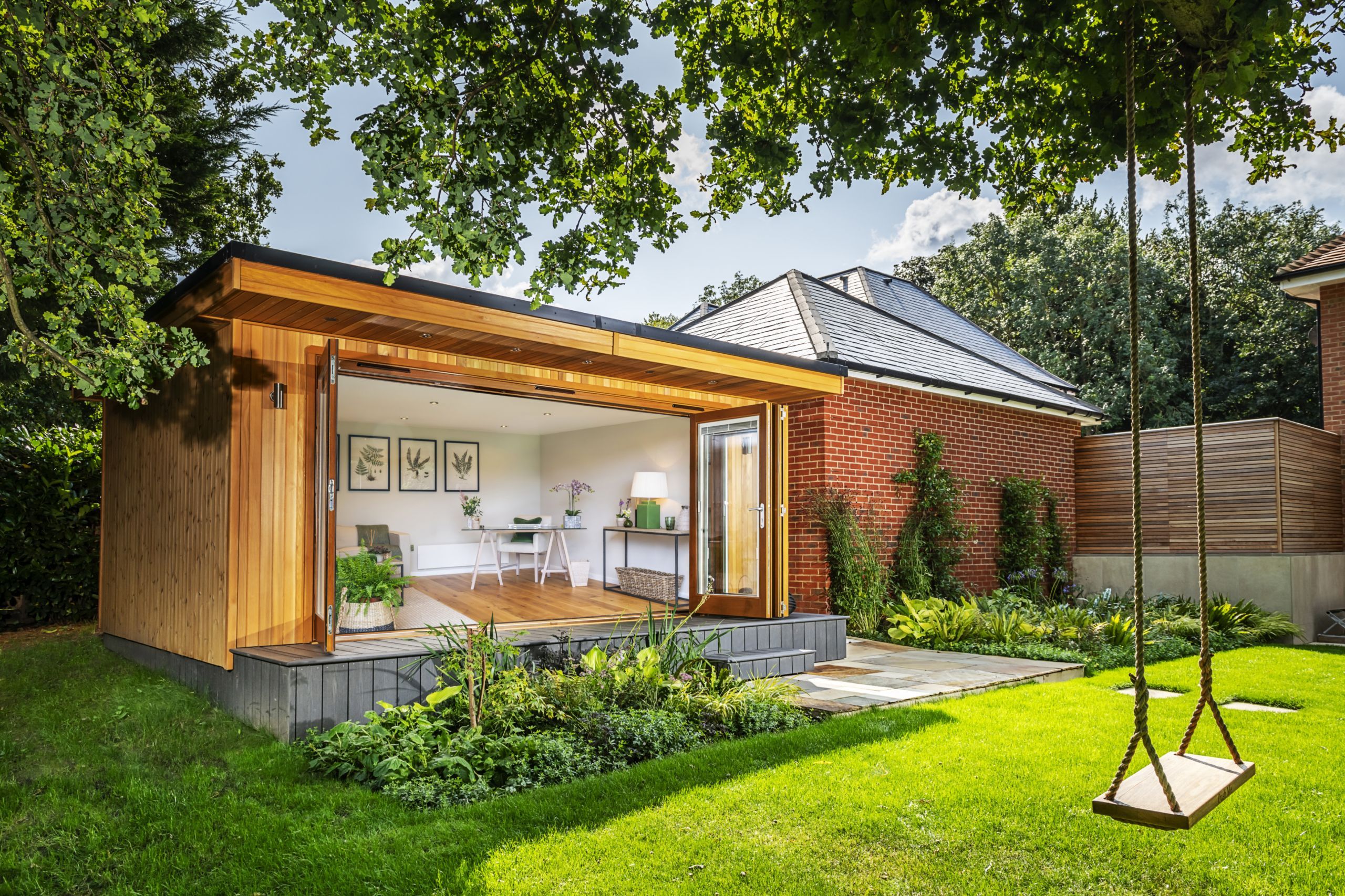 Garden Home Office vs City Life: Which One Wins? 