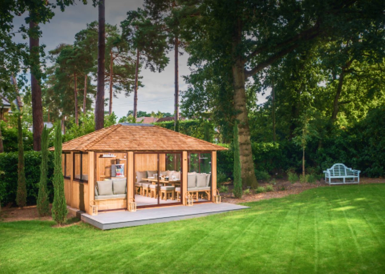 Luxury Summerhouse vs. Wooden Summerhouse 